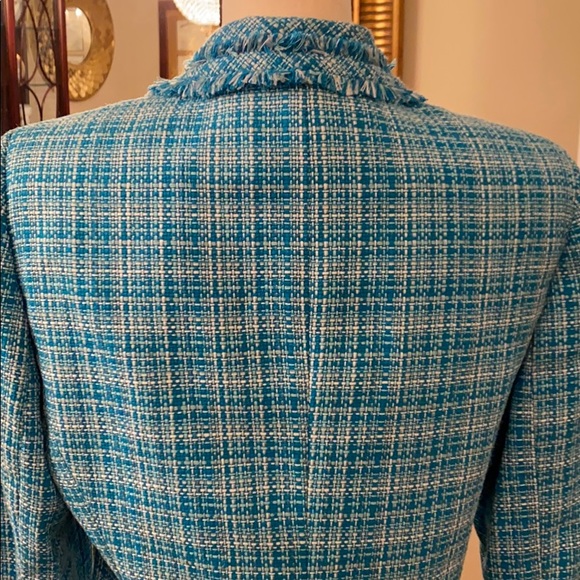 Tweed 2 piece suit.  Very elegant.   Classy. - Picture 7 of 8